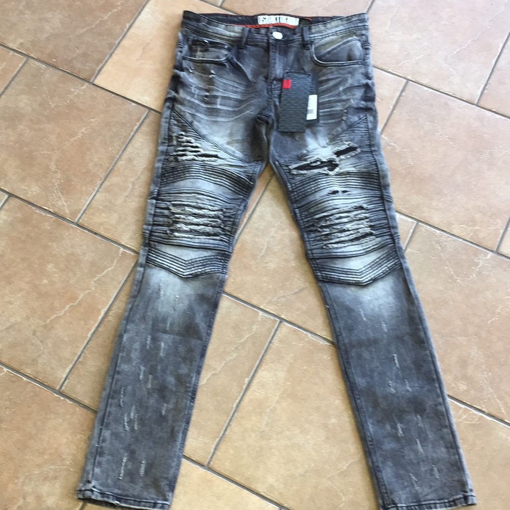 Jean - Picture 3 of 7